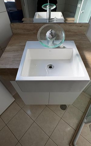 Apartamento à venda com 74m², 2 quartos e 2 vagasBanheiro da Suíte