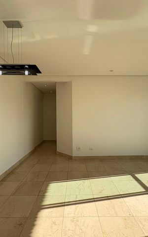 Apartamento à venda com 74m², 2 quartos e 2 vagasSala