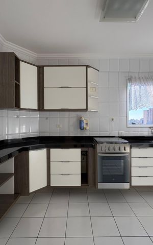Apartamento à venda com 74m², 2 quartos e 2 vagasCozinha