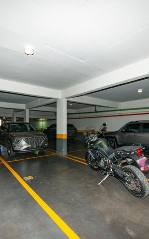 Apartamento à venda com 126m², 3 quartos e 3 vagas Apartamento à venda com 126m², 3 quartos e 3 vagasGaragem
