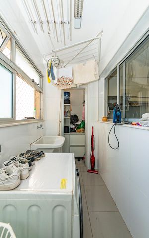 Apartamento à venda com 126m², 3 quartos e 3 vagas Apartamento à venda com 126m², 3 quartos e 3 vagasÁrea de Serviço