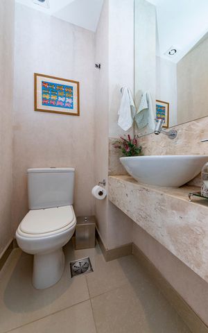 Apartamento à venda com 126m², 3 quartos e 3 vagas Apartamento à venda com 126m², 3 quartos e 3 vagasLavabo