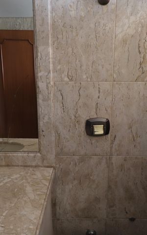 Casa para alugar com 319m², 5 quartos e 5 vagasBanheiro Social
