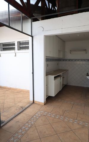 Casa para alugar com 319m², 5 quartos e 5 vagasTerraço