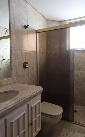 Casa para alugar com 319m², 5 quartos e 5 vagasBanheiro Social
