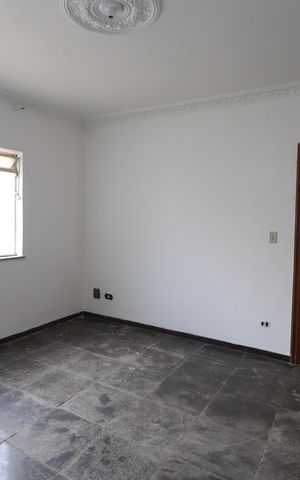 Casa para alugar com 319m², 5 quartos e 5 vagasSala de TV