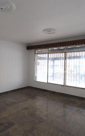 Casa para alugar com 319m², 5 quartos e 5 vagasSala