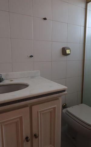Casa para alugar com 319m², 5 quartos e 5 vagasBanheiro da Suíte 1
