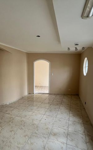 Casa à venda com 250m², 4 quartos e 3 vagasSala
