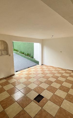 Casa à venda com 250m², 4 quartos e 3 vagasGaragem
