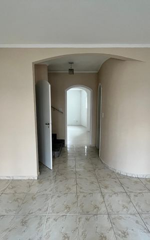 Casa à venda com 250m², 4 quartos e 3 vagasSala