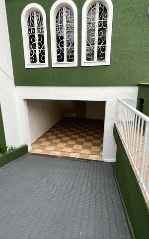 Casa à venda com 250m², 4 quartos e 3 vagasGaragem