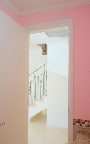Casa de condomínio à venda com 290m², 5 quartos e 4 vagasLavabo da Sala