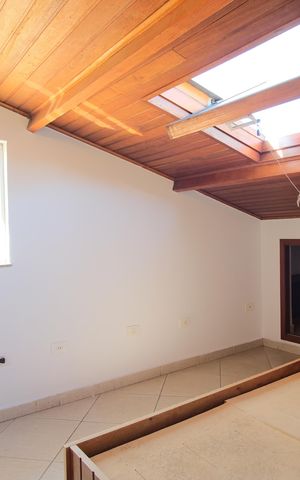 Casa de condomínio à venda com 290m², 5 quartos e 4 vagasQuarto 6