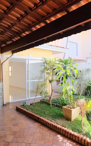 Casa de condomínio à venda com 290m², 5 quartos e 4 vagasQuintal