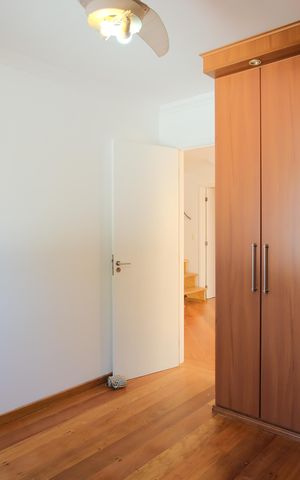 Casa de condomínio à venda com 290m², 5 quartos e 4 vagasQuarto 4
