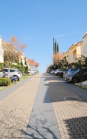 Casa de condomínio à venda com 290m², 5 quartos e 4 vagasÁrea comum
