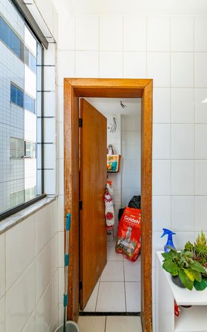 Apartamento à venda com 179m², 3 quartos e 3 vagas Apartamento à venda com 179m², 3 quartos e 3 vagasBanheiro de serviço