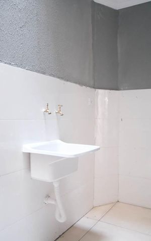 Casa à venda com 72m², 2 quartos e 1 vagaÁrea de Serviço
