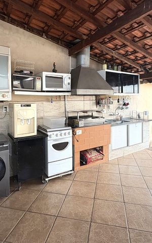 Casa à venda com 330m², 3 quartos e 3 vagasÁrea de Serviço