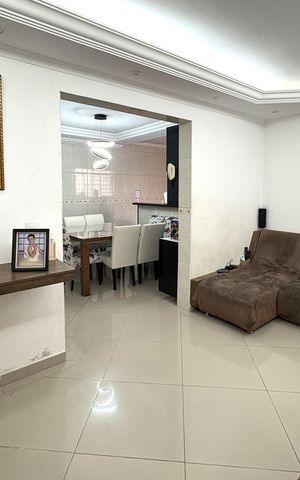 Casa à venda com 330m², 3 quartos e 3 vagasSala