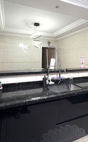 Casa à venda com 330m², 3 quartos e 3 vagasCozinha