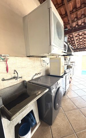 Casa à venda com 330m², 3 quartos e 3 vagasÁrea de Serviço