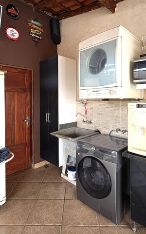 Casa à venda com 330m², 3 quartos e 3 vagasÁrea de Serviço