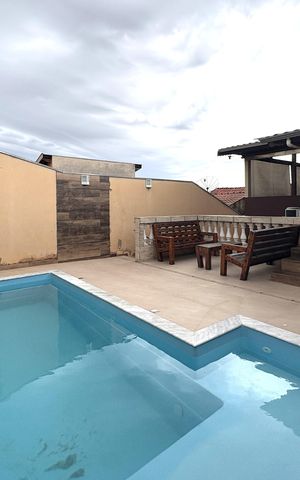 Casa à venda com 330m², 3 quartos e 3 vagasQuintal