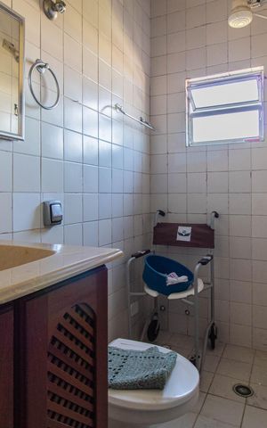 Casa à venda com 100m², 2 quartos e 1 vaga Casa à venda com 100m², 2 quartos e 1 vagaBanheiro