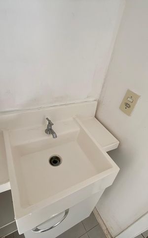 Apartamento à venda com 60m², 2 quartos e sem vaga Apartamento à venda com 60m², 2 quartos e sem vagaBanheiro Social