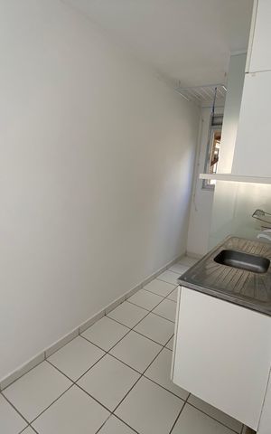 Apartamento à venda com 60m², 2 quartos e sem vaga Apartamento à venda com 60m², 2 quartos e sem vagaCozinha