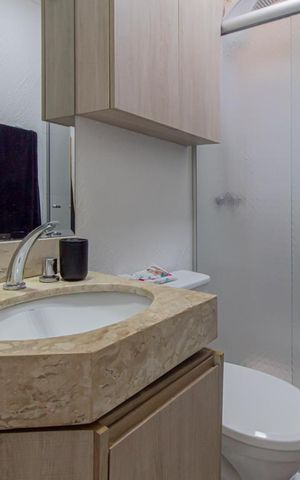 Casa de condomínio à venda com 180m², 3 quartos e 3 vagas Casa de condomínio à venda com 180m², 3 quartos e 3 vagasBanheiro da Suíte 1