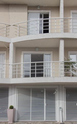 Casa de condomínio à venda com 180m², 3 quartos e 3 vagas Casa de condomínio à venda com 180m², 3 quartos e 3 vagasFachada