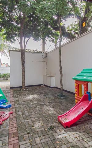 Casa de condomínio à venda com 180m², 3 quartos e 3 vagas Casa de condomínio à venda com 180m², 3 quartos e 3 vagasÁrea comum