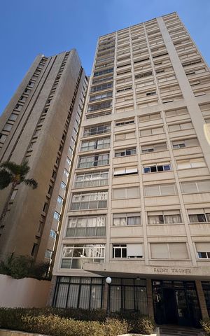 Apartamento à venda com 250m², 4 quartos e 2 vagas Apartamento à venda com 250m², 4 quartos e 2 vagasFachada
