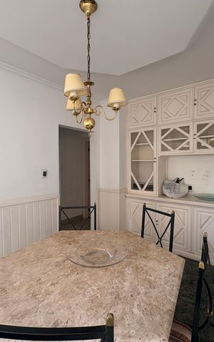 Apartamento à venda com 250m², 4 quartos e 2 vagas Apartamento à venda com 250m², 4 quartos e 2 vagasCopa