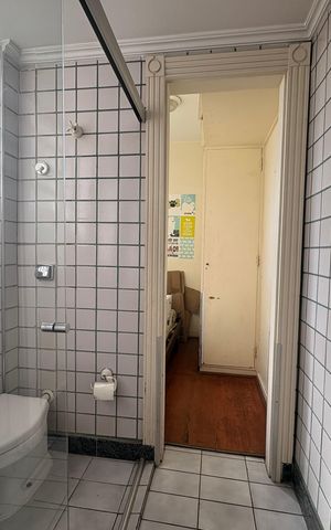 Apartamento à venda com 250m², 4 quartos e 2 vagas Apartamento à venda com 250m², 4 quartos e 2 vagasBanheiro de serviço