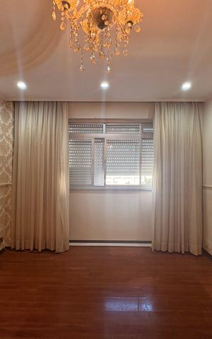 Apartamento à venda com 250m², 4 quartos e 2 vagas Apartamento à venda com 250m², 4 quartos e 2 vagasQuarto 1