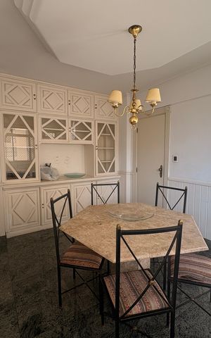 Apartamento à venda com 250m², 4 quartos e 2 vagas Apartamento à venda com 250m², 4 quartos e 2 vagasCopa