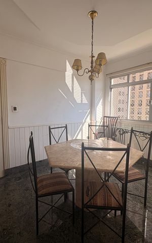 Apartamento à venda com 250m², 4 quartos e 2 vagas Apartamento à venda com 250m², 4 quartos e 2 vagasCopa