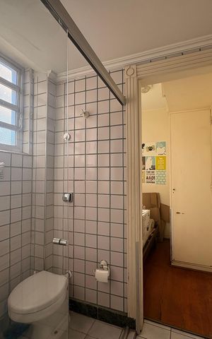 Apartamento à venda com 250m², 4 quartos e 2 vagas Apartamento à venda com 250m², 4 quartos e 2 vagasBanheiro de serviço
