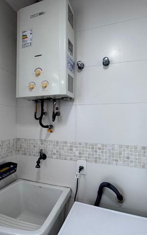 Apartamento à venda com 83m², 2 quartos e 2 vagasCozinha e Área de Serviço