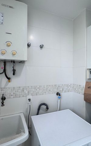 Apartamento à venda com 83m², 2 quartos e 2 vagasCozinha e Área de Serviço