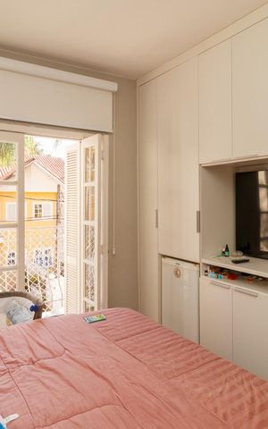 Casa de condomínio à venda com 130m², 3 quartos e 2 vagas Casa de condomínio à venda com 130m², 3 quartos e 2 vagasSuíte