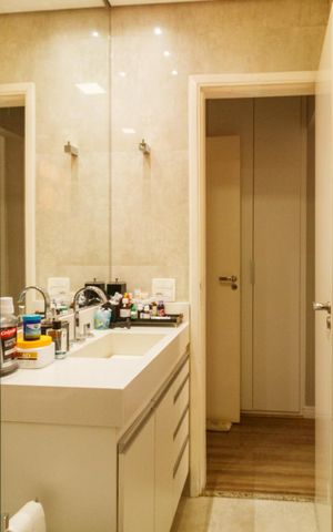 Casa de condomínio à venda com 130m², 3 quartos e 2 vagas Casa de condomínio à venda com 130m², 3 quartos e 2 vagasBanheiro da Suíte