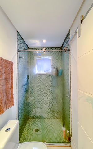 Apartamento à venda com 200m², 2 quartos e 3 vagasBanheiro da Suíte 2