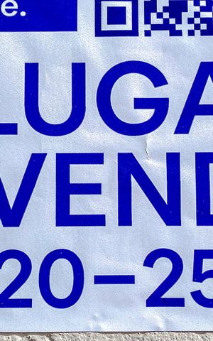Apartamento à venda com 200m², 2 quartos e 3 vagasPlaquinha