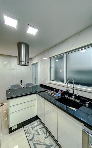 Apartamento à venda com 200m², 2 quartos e 3 vagasCozinha