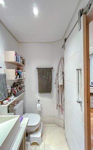 Apartamento à venda com 200m², 2 quartos e 3 vagasBanheiro 1 Suíte 1